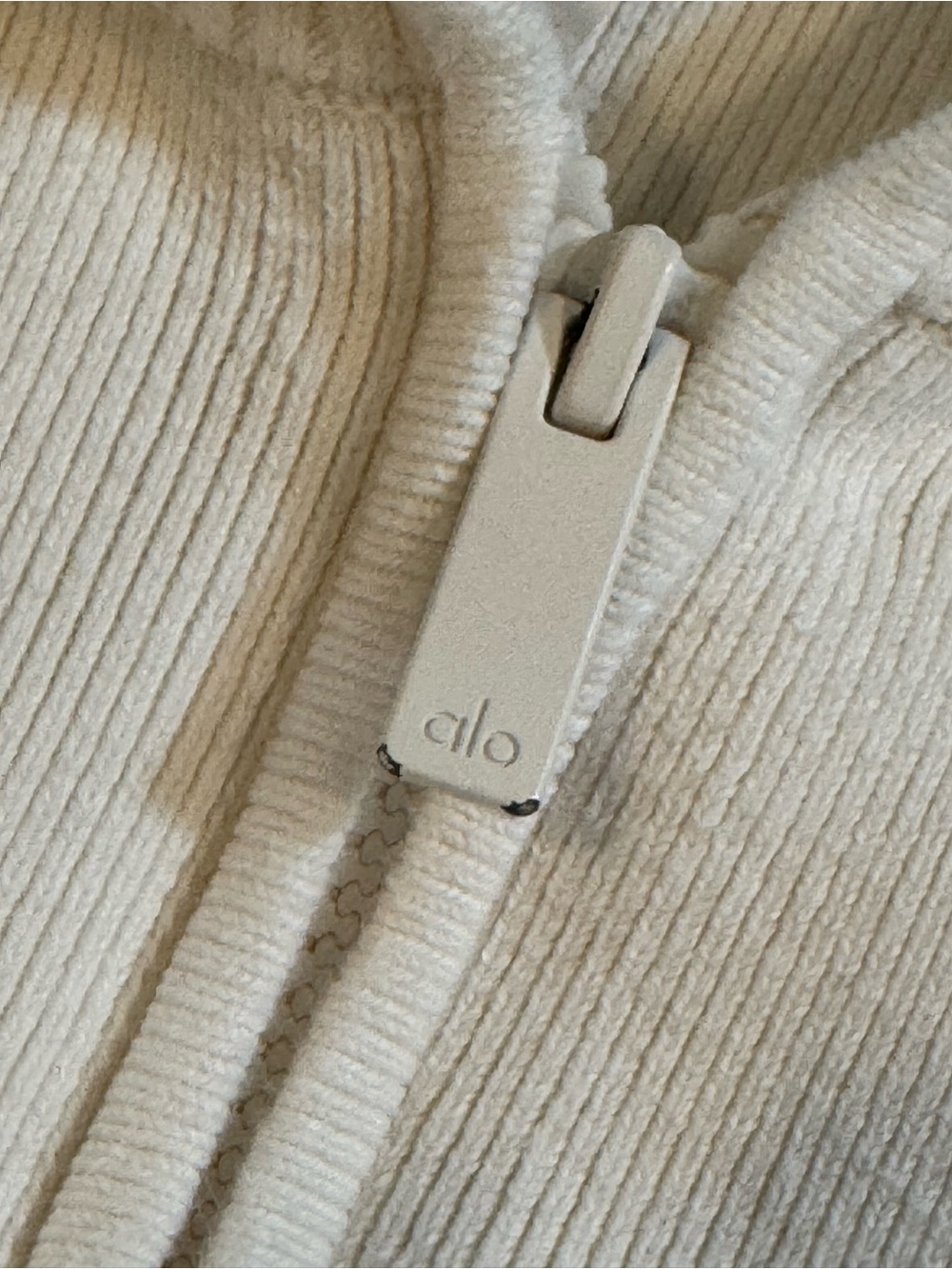 ALO Scholar Knit Cropped Full Zip Jacket IVORY Sz. XS $188 RETAIL - Picture 8 of 9